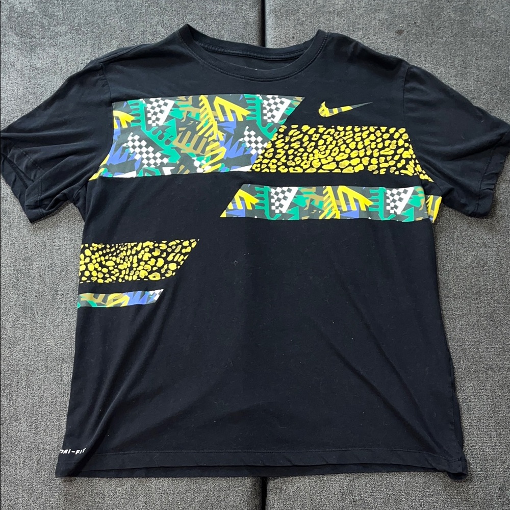 Nike Youth Dri-Fit Shirt with Graphic Design Size XL